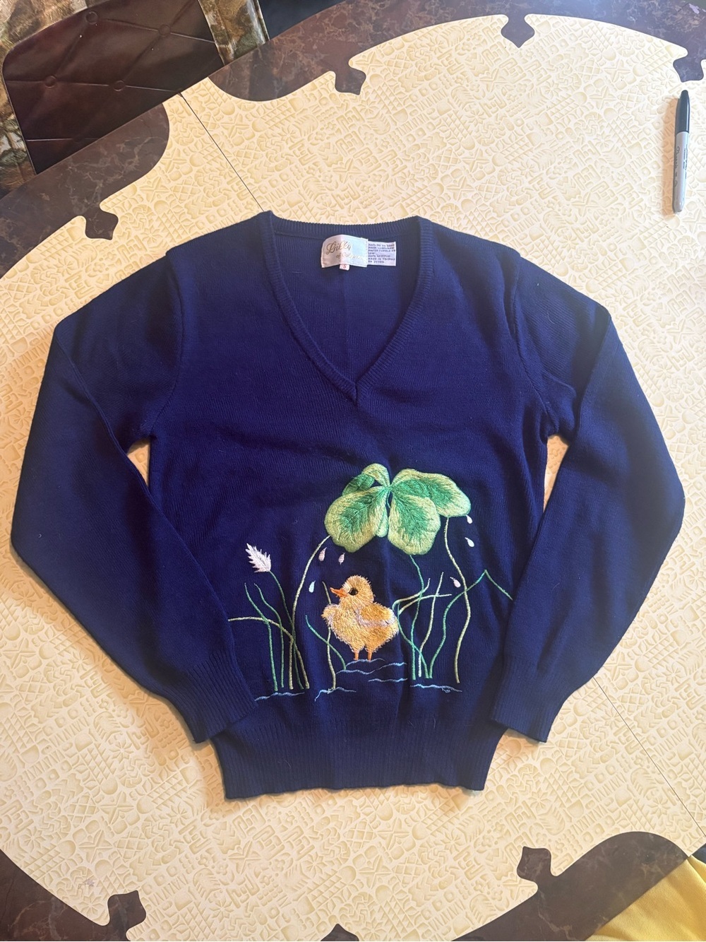Vintage Women's Navy V-Neck Sweater with Embroidered Chick